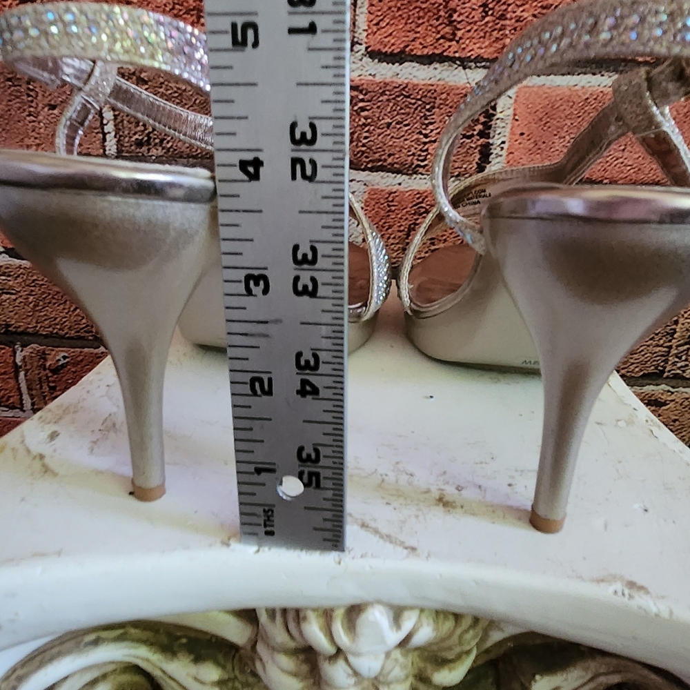 Silver Slippers - Picture 5 of 10